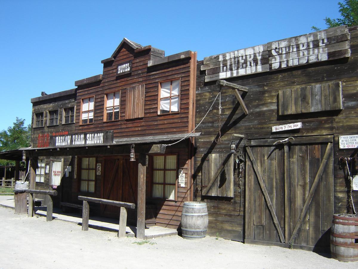 Hotel Cowboys Guest Ranch à Voghera Extérieur photo